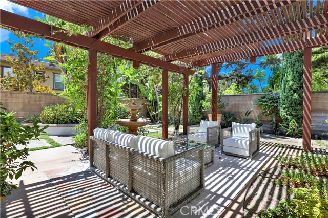 2 Grapevine, Irvine CA: https://media.crmls.org/medias/155147ad-999f-4278-81b0-c0404064fb60.jpg