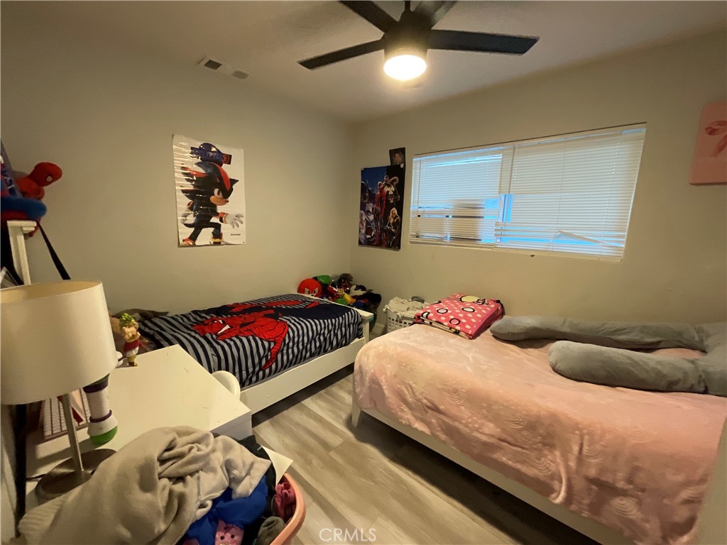 https://media.crmls.org/medias/15526eaa-fc0f-4dca-84f0-0717a33fa337.jpg?preset=X-Large