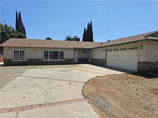 Detail Gallery Image 1 of 33 For 210 8th St, Norco,  CA 92860 - 3 Beds | 2 Baths