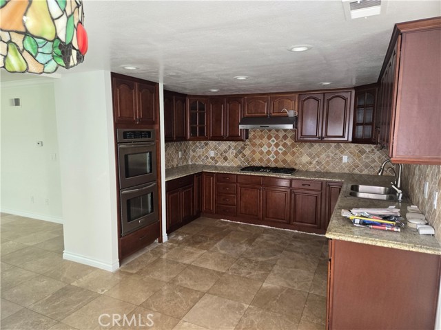 Detail Gallery Image 14 of 45 For 5704 Miguel Way, Long Beach,  CA 90814 - 5 Beds | 3 Baths