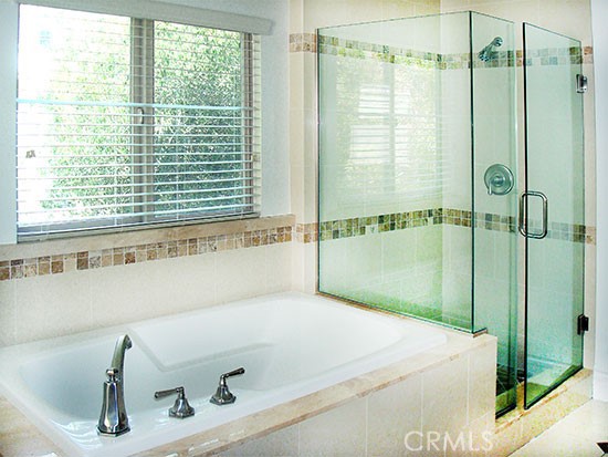 Detail Gallery Image 18 of 19 For 10640 Woodbridge St Ph2,  Toluca Lake,  CA 91602 - 3 Beds | 2/1 Baths