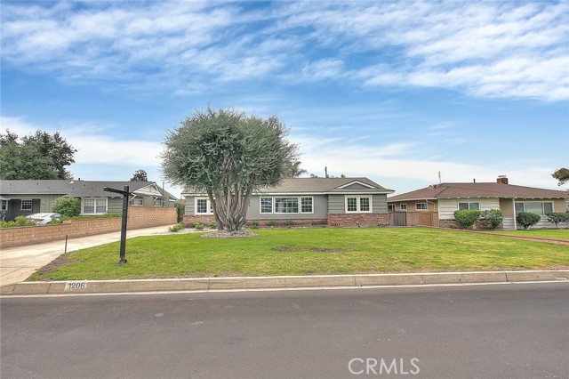 Detail Gallery Image 4 of 56 For 1208 E Mountain View Ave, Glendora,  CA 91741 - 3 Beds | 2 Baths