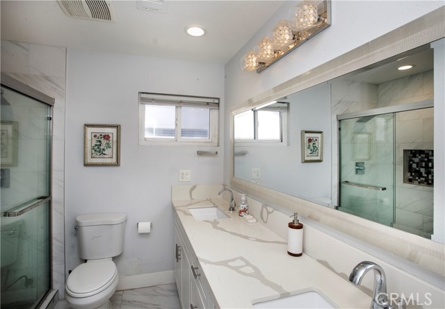 Detail Gallery Image 11 of 30 For 6051 Summerdale Dr, Huntington Beach,  CA 92647 - – Beds | – Baths