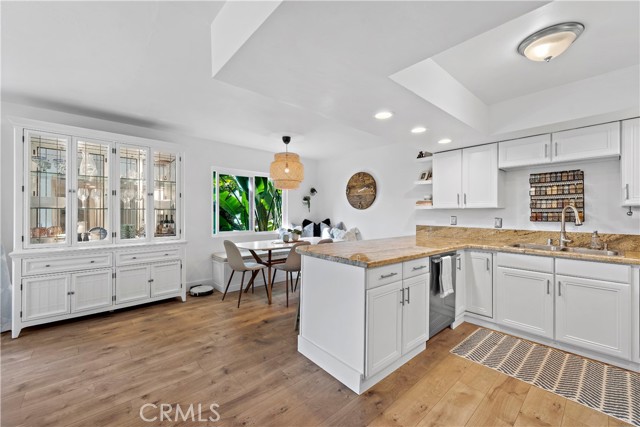 Detail Gallery Image 2 of 35 For 214 via Robina #1,  San Clemente,  CA 92672 - 2 Beds | 2 Baths