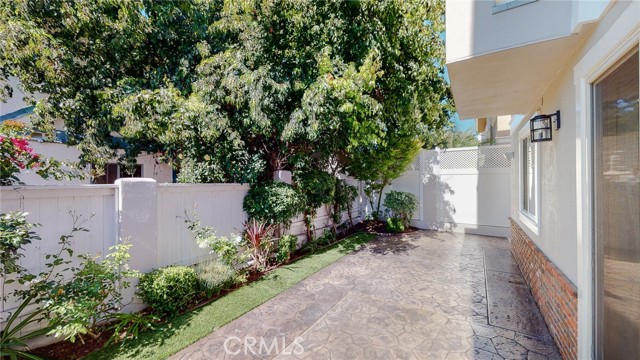 Detail Gallery Image 25 of 75 For 1102 Slauson Ln, Redondo Beach,  CA 90278 - 5 Beds | 4 Baths