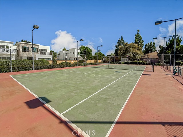 20027 Community Street, Winnetka CA: https://media.crmls.org/medias/1555f03e-63f9-4f60-bae2-c9594f91583d.jpg