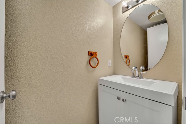 Detail Gallery Image 12 of 43 For 2136 Westpark Dr, Rosamond,  CA 93560 - 5 Beds | 2/1 Baths