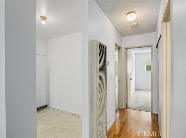 4919 Indian Wood Road, Culver City CA: https://media.crmls.org/medias/1557801a-6263-45a8-8aa8-7aec33fc3955.jpg