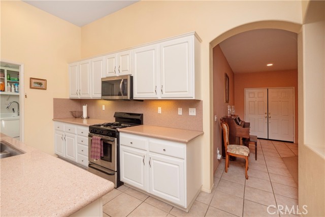 29100 Blue Spruce Circle, Menifee CA: https://media.crmls.org/medias/1557c08f-4086-4f17-bed0-d4e6ab971fcb.jpg