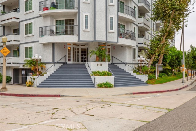 Detail Gallery Image 5 of 57 For 4401 Sepulveda Bld #203,  Sherman Oaks,  CA 91403 - 3 Beds | 2 Baths