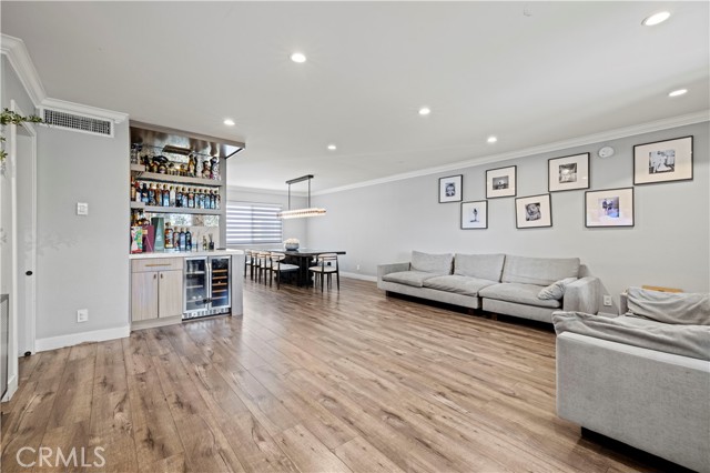 9778 Via Roma, Burbank CA: https://media.crmls.org/medias/155860c7-3a0f-4840-a25b-a28726aa13df.jpg