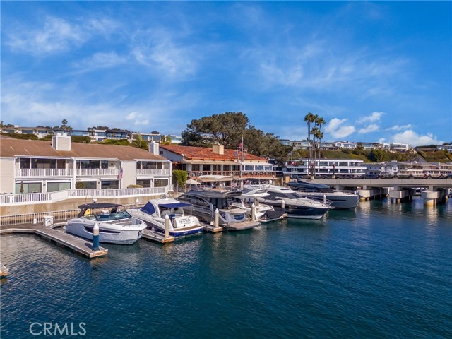 Detail Gallery Image 32 of 44 For 1033 Bayside Cove #106,  Newport Beach,  CA 92660 - 2 Beds | 2/1 Baths