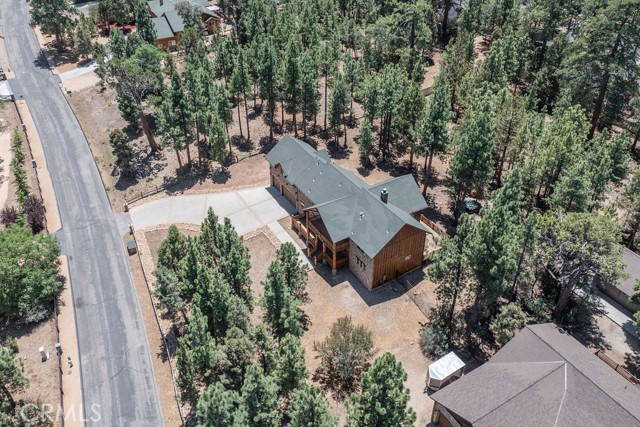 625 Cedar Glen Drive, Big Bear City CA: https://media.crmls.org/medias/155912cf-8e1e-40a0-9760-2ec300a179f3.jpg