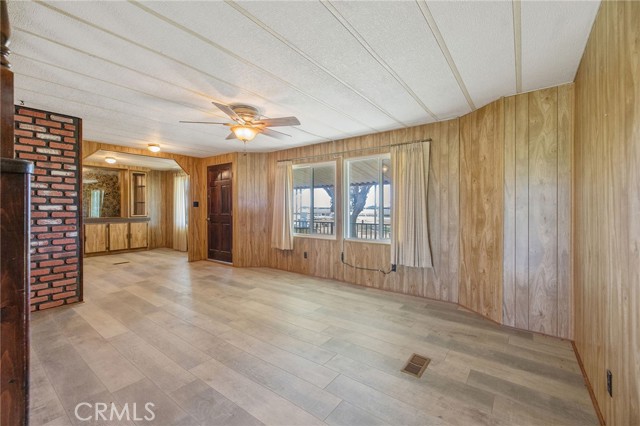 Detail Gallery Image 8 of 45 For 13941 9th Ave, Hanford,  CA 93230 - 3 Beds | 2 Baths