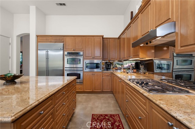 56102 Baltusrol, La Quinta CA: https://media.crmls.org/medias/155bc27c-6d62-4902-9f70-14a603a405c5.jpg