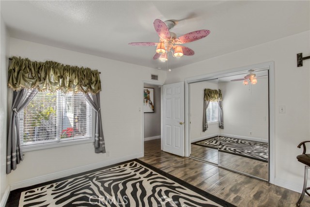 Detail Gallery Image 11 of 20 For 19016 Runnymede, Reseda,  CA 91335 - 3 Beds | 2 Baths
