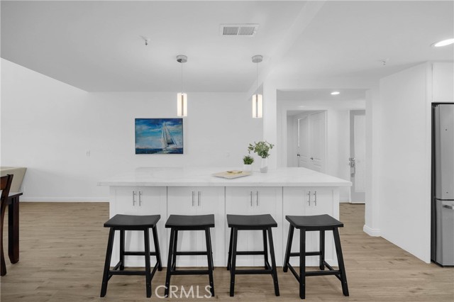 Detail Gallery Image 6 of 37 For 64 Sea Island Dr, Newport Beach,  CA 92660 - 2 Beds | 2 Baths