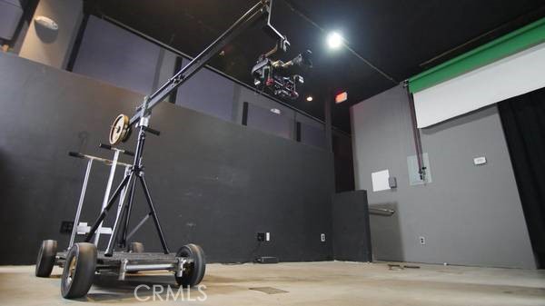 11417 Miranda Street, North Hollywood (los Angeles), California 91601, ,Commercial Lease,For Rent,11417 Miranda Street,CRSR25022604