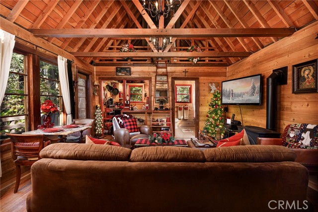 Detail Gallery Image 6 of 31 For 529 West Victoria Ct, Lake Arrowhead,  CA 92352 - 2 Beds | 1 Baths