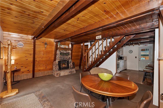 Detail Gallery Image 8 of 46 For 317 W Aeroplane Bld, Big Bear City,  CA 92314 - 4 Beds | 2 Baths