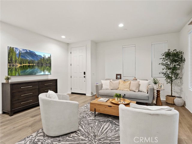 Detail Gallery Image 20 of 53 For 11238 N Mission Heights Dr, –,  CA 91345 - 3 Beds | 3 Baths