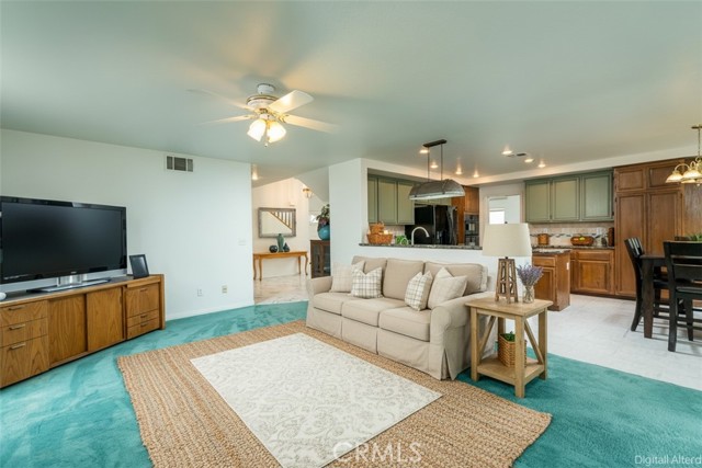 Detail Gallery Image 16 of 49 For 21714 Agajanian Ln, Saugus,  CA 91350 - 4 Beds | 3 Baths