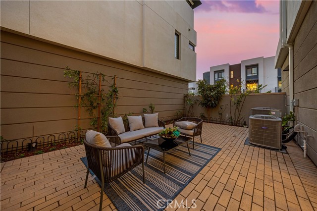 Detail Gallery Image 38 of 56 For 16376 Veterans, Tustin,  CA 92782 - 4 Beds | 3/1 Baths