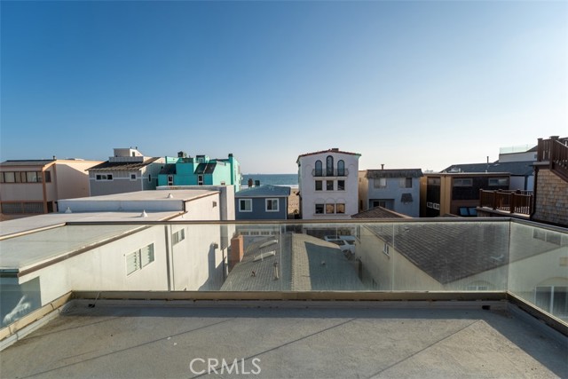 55 B Surfside Avenue, Surfside CA: https://media.crmls.org/medias/155efe86-dfdc-4d93-90b3-0e1b7019b291.jpg