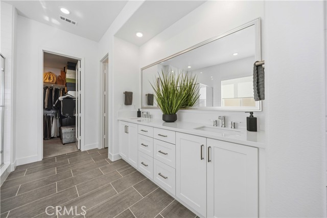 Detail Gallery Image 28 of 69 For 27516 Golden Currant Pl, Valencia,  CA 91381 - 4 Beds | 4/1 Baths