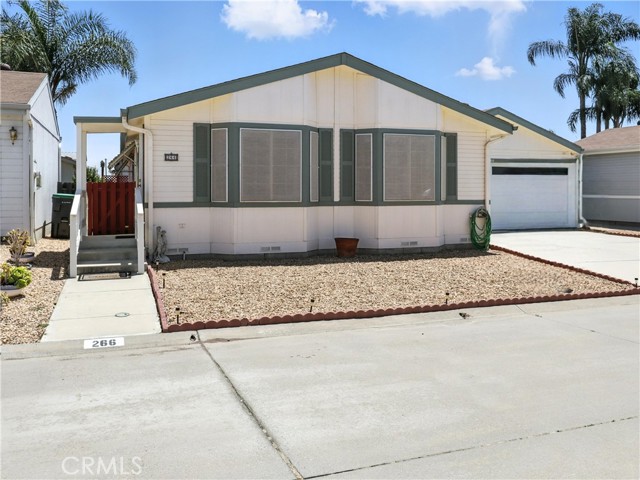 27250 Murrieta Road, Menifee CA: https://media.crmls.org/medias/155f1074-02f8-465a-a5cf-712bfaaa2b01.jpg
