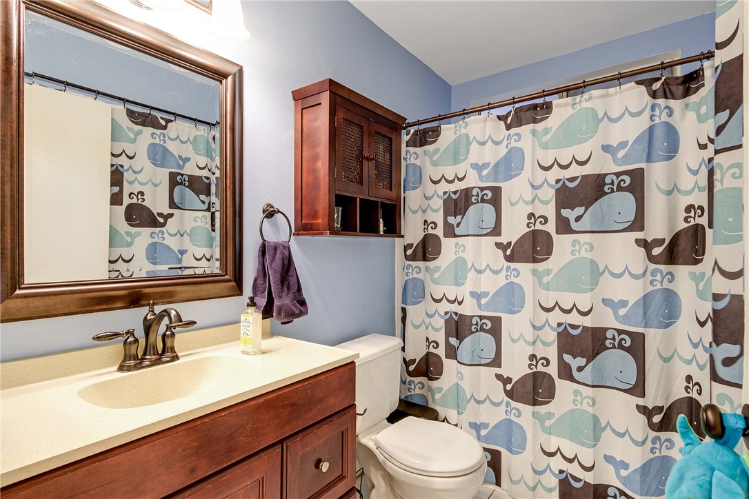 Detail Gallery Image 16 of 35 For 15060 Victory Bld #102,  Van Nuys,  CA 91411 - 2 Beds | 2 Baths