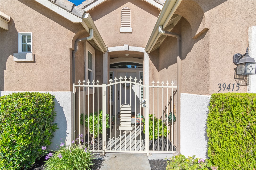 Detail Gallery Image 2 of 75 For 39415 Domaine Michael Dr, Murrieta,  CA 92563 - 3 Beds | 2 Baths