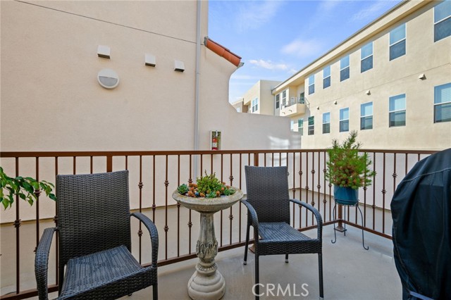 Detail Gallery Image 11 of 27 For 44 Coronado St #202,  Ventura,  CA 93001 - 2 Beds | 2/1 Baths