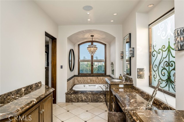 215 S Poinsettia Avenue, Manhattan Beach CA: https://media.crmls.org/medias/156130a4-4151-4a81-82ca-7bba2a9c8de4.jpg