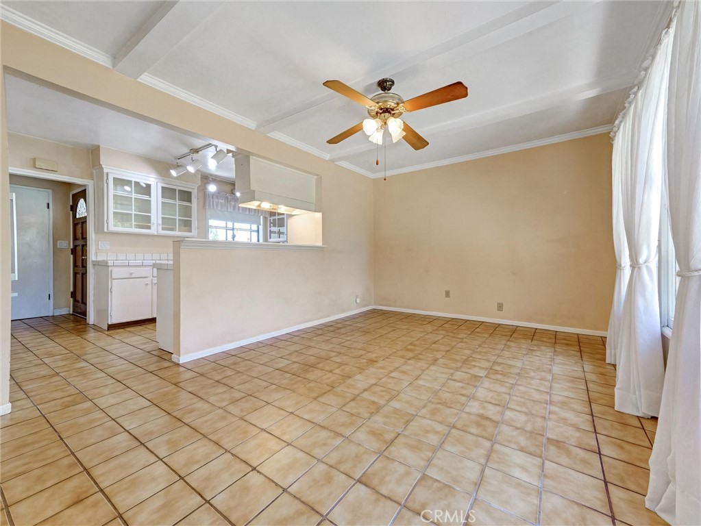 MLS #OC25158364 img 3