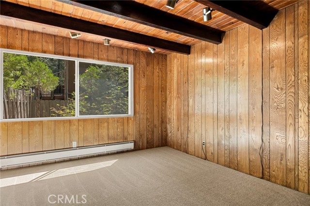 Detail Gallery Image 12 of 40 For 31413 Overhill Dr, Running Springs,  CA 92382 - 5 Beds | 2 Baths