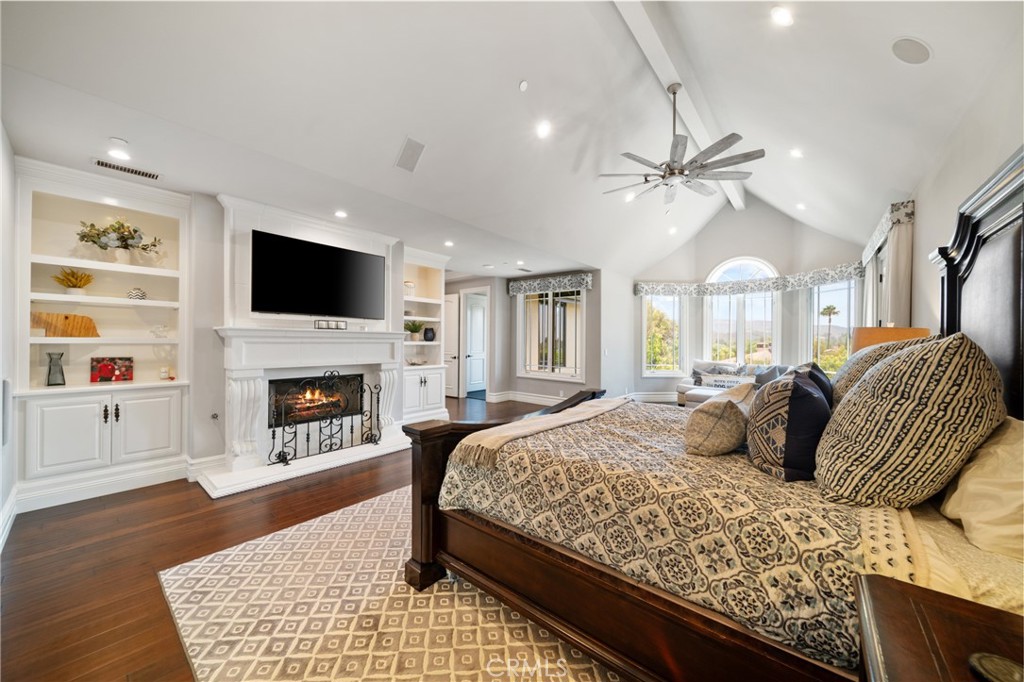 MLS #OC25186135 img 11