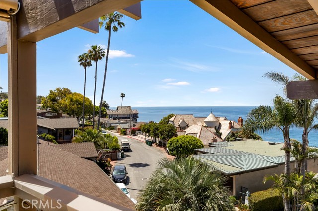 Detail Gallery Image 3 of 42 For 1944 Ocean Way, Laguna Beach,  CA 92651 - 3 Beds | 3/1 Baths