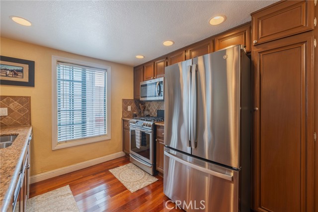 Detail Gallery Image 9 of 37 For 1043 W 12th, San Pedro,  CA 90731 - 3 Beds | 2/1 Baths