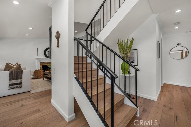 17152 Escalon Drive, Encino CA: https://media.crmls.org/medias/1564031e-77e6-4fe6-9924-f96c568f8f38.jpg