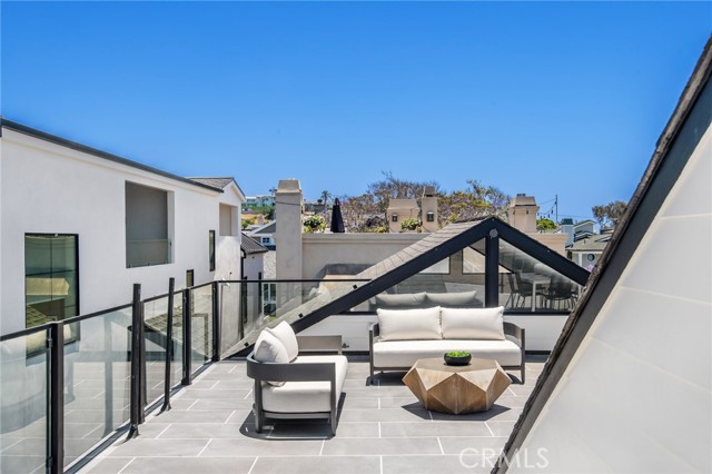Detail Gallery Image 19 of 34 For 717 Orchid Ave #1/2,  Corona Del Mar,  CA 92625 - 4 Beds | 3 Baths