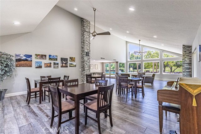 Detail Gallery Image 53 of 61 For 20055 Avenue of the Oaks #220,  Newhall,  CA 91321 - 3 Beds | 2 Baths