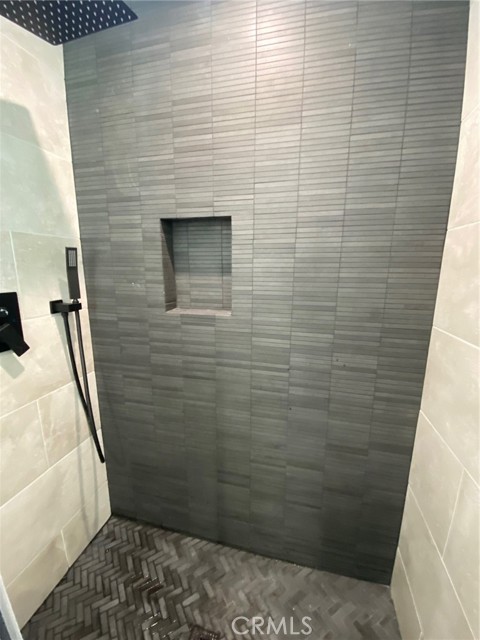 Detail Gallery Image 6 of 14 For 8045 Darby, Reseda,  CA 91335 - – Beds | – Baths