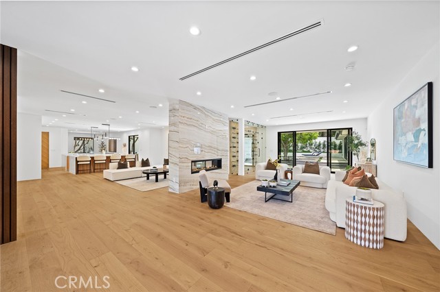 19750 Wells Drive, Woodland Hills CA: https://media.crmls.org/medias/15654a4f-2dd8-484b-9165-a207d0de8120.jpg