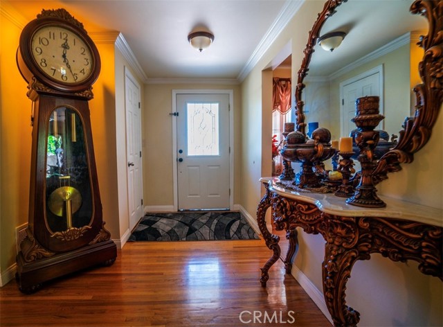 Detail Gallery Image 9 of 29 For 9540 Cedros Ave, Panorama City,  CA 91402 - 3 Beds | 2 Baths