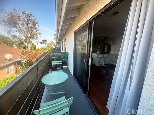 Detail Gallery Image 4 of 5 For 1934 18th St #7,  Santa Monica,  CA 90404 - 3 Beds | 1/1 Baths