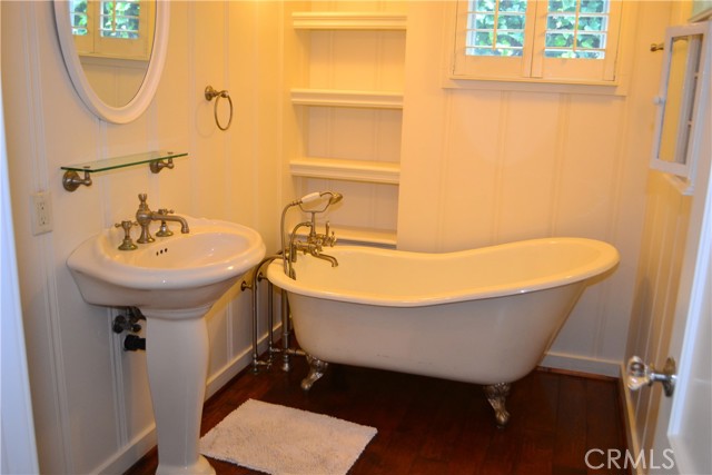 Detail Gallery Image 7 of 14 For 490 Diamond St, Laguna Beach,  CA 92651 - 3 Beds | 2 Baths