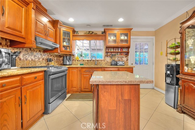 25664 Lola Court, Menifee CA: https://media.crmls.org/medias/15675653-6526-4942-809b-510abb8ce85e.jpg