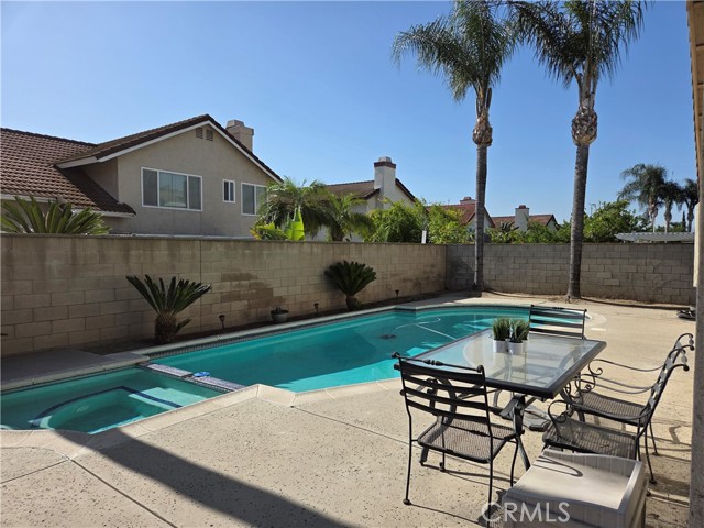 13581 Scarborough Place, Chino CA: https://media.crmls.org/medias/1567de02-93b5-4940-8a84-a38b308548d9.jpg