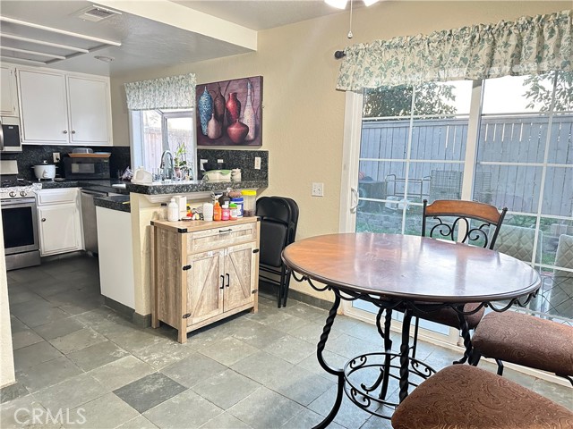 Detail Gallery Image 8 of 12 For 21511 Kinsale, Lake Forest,  CA 92630 - 2 Beds | 2 Baths